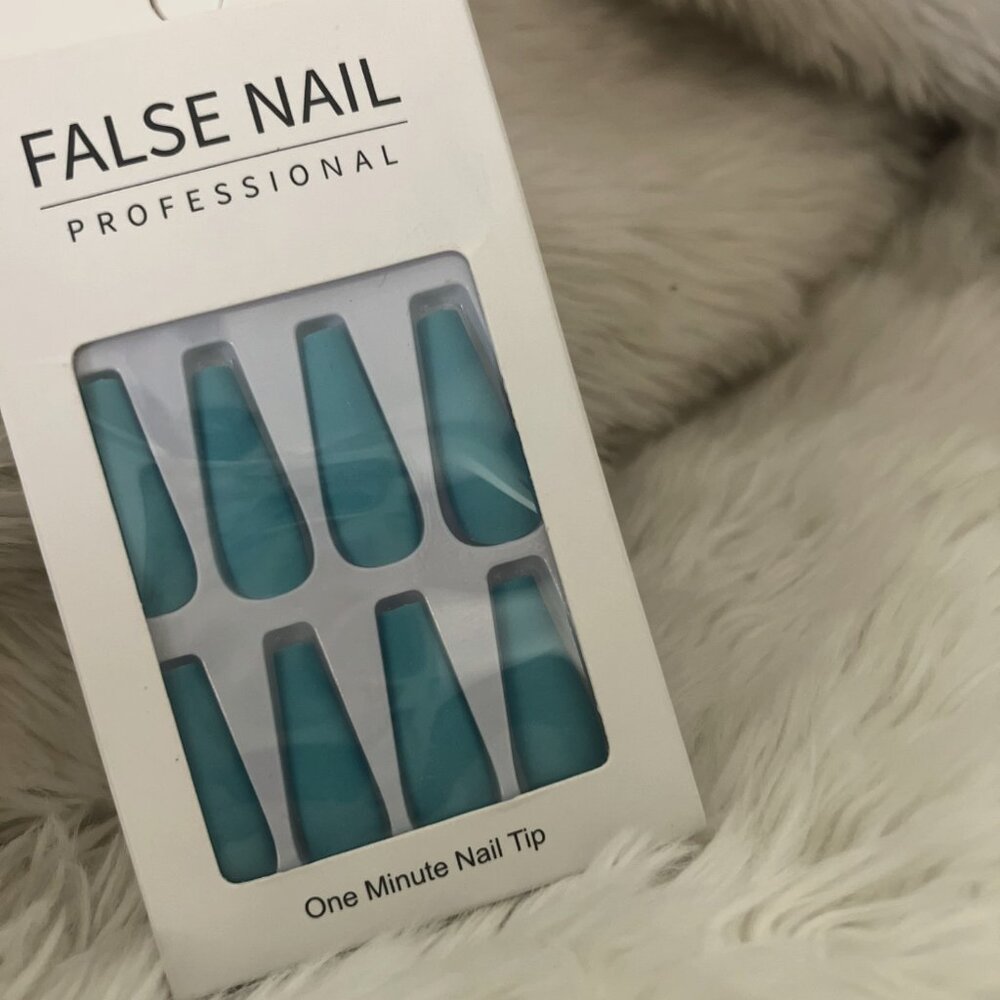 press on nails